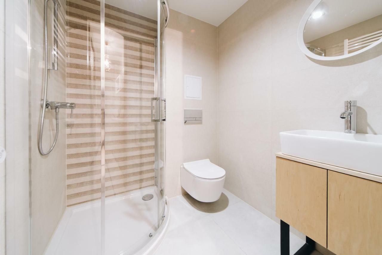 M6 Main Square Stylish One Bedroom Kraków Eksteriør billede